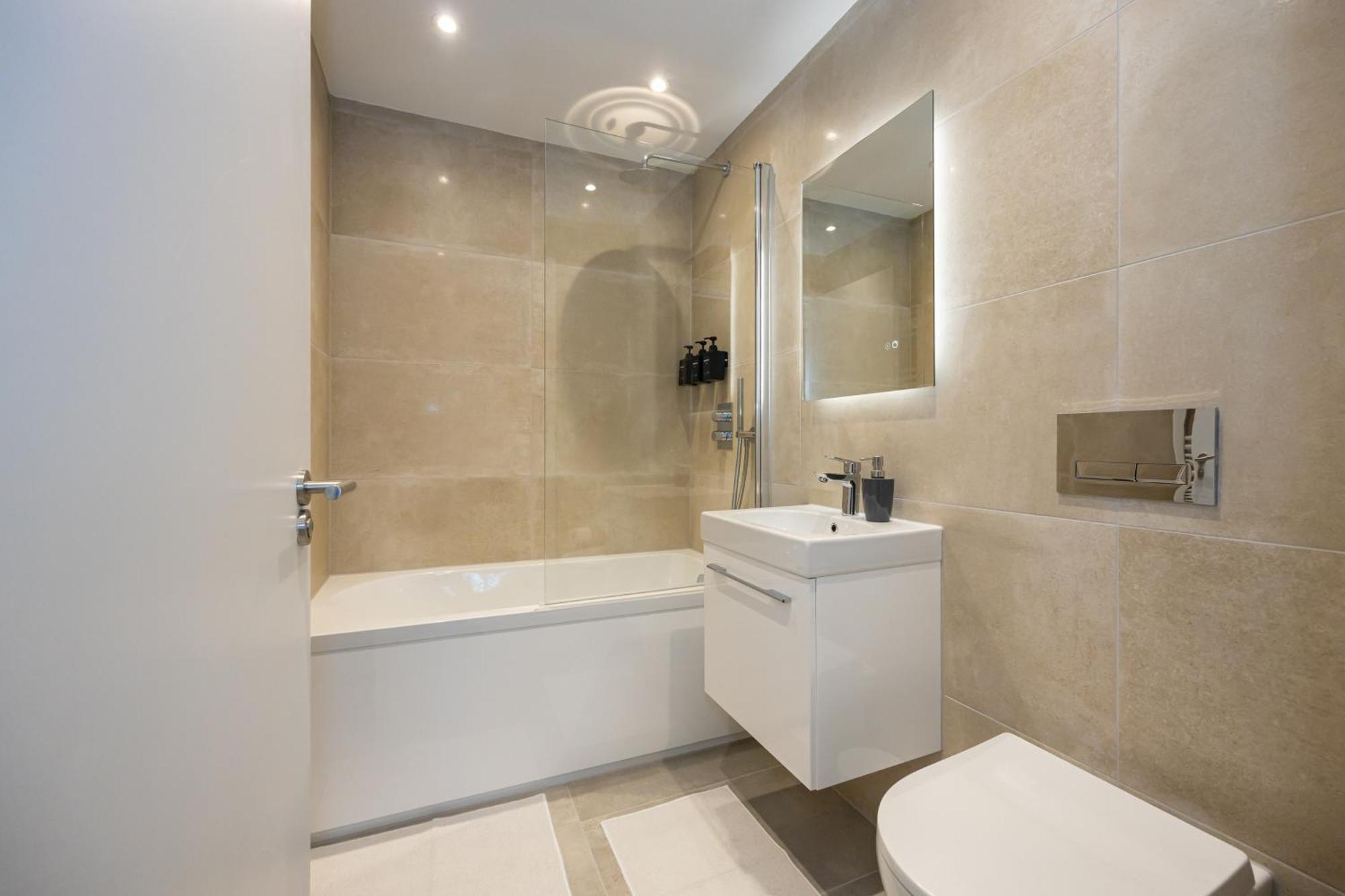 Modern 2 Bed Near Wythenshawe Hospital And Manchester Airport With Parking Eksteriør billede