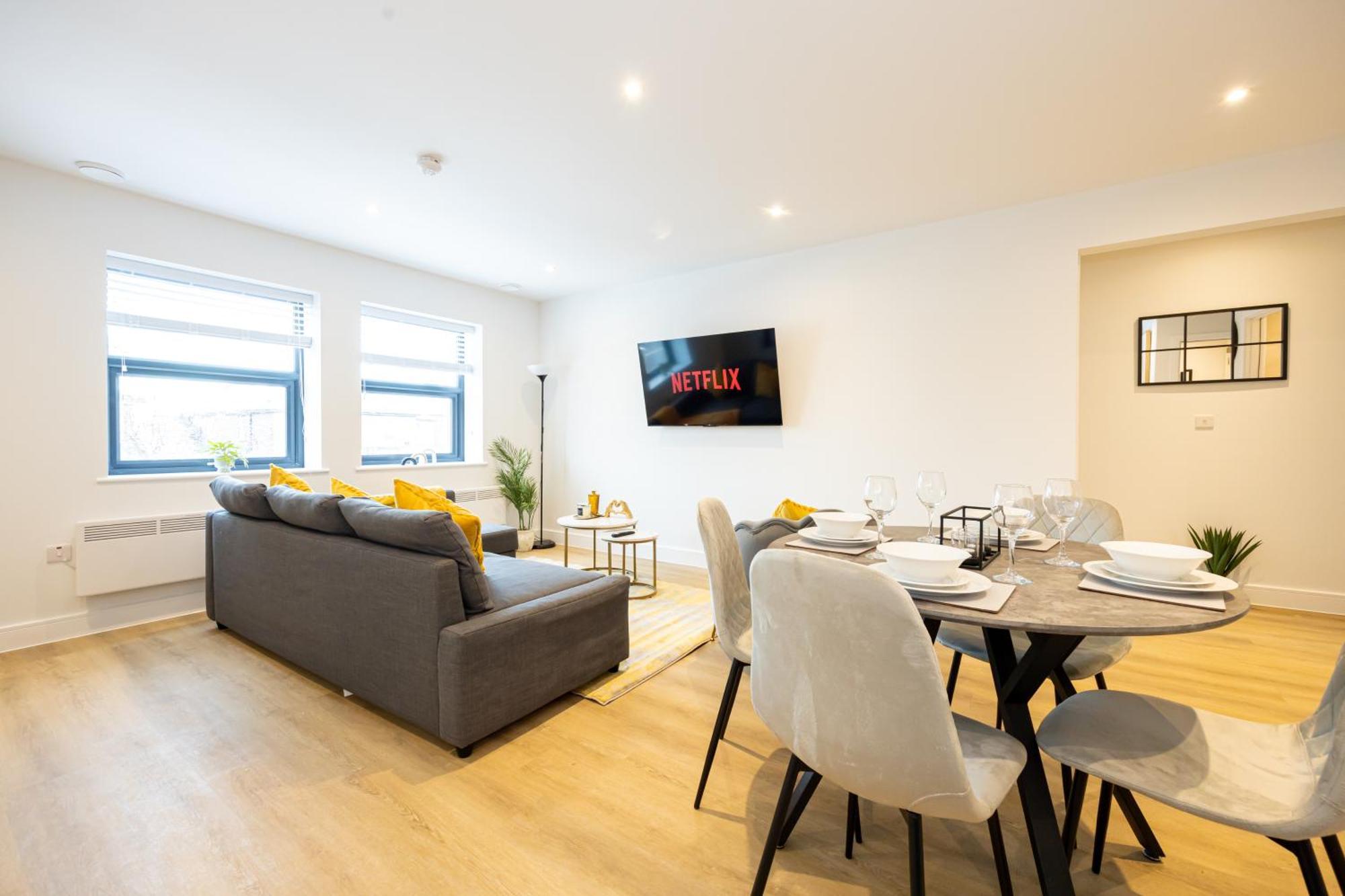 Modern 2 Bed Near Wythenshawe Hospital And Manchester Airport With Parking Eksteriør billede